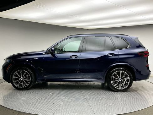 Used 2025 BMW X5 xDrive40i w/ M Sport Package AWD/4WD image 10