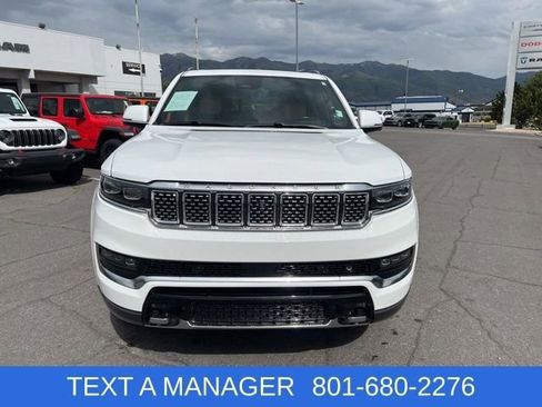 Used 2022 Jeep Grand Wagoneer Series III w/ Rear Seat Video Group 1 AWD/4WD image 11