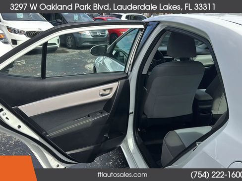 Used 2018 Toyota Corolla LE FWD image 21