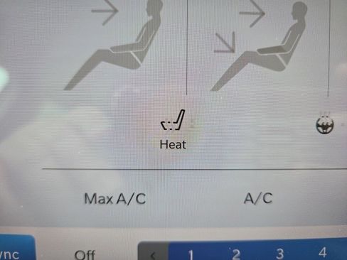 Used 2022 Chrysler Pacifica Touring-L image 7