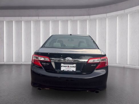 Used 2013 Toyota Camry XLE FWD image 4
