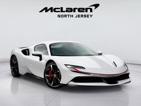 Used 2022 Ferrari SF90 Spider image 6