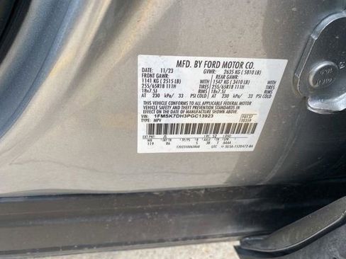 Used 2023 Ford Explorer XLT image 36