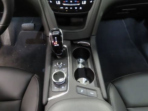 Used 2024 Cadillac XT6 Luxury FWD image 24