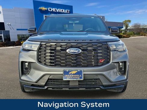 Used 2025 Ford Explorer ST image 3