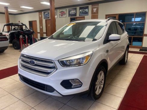 Used 2018 Ford Escape SE image 1