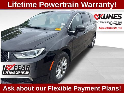 Used 2025 Chrysler Pacifica Select AWD/4WD image 4
