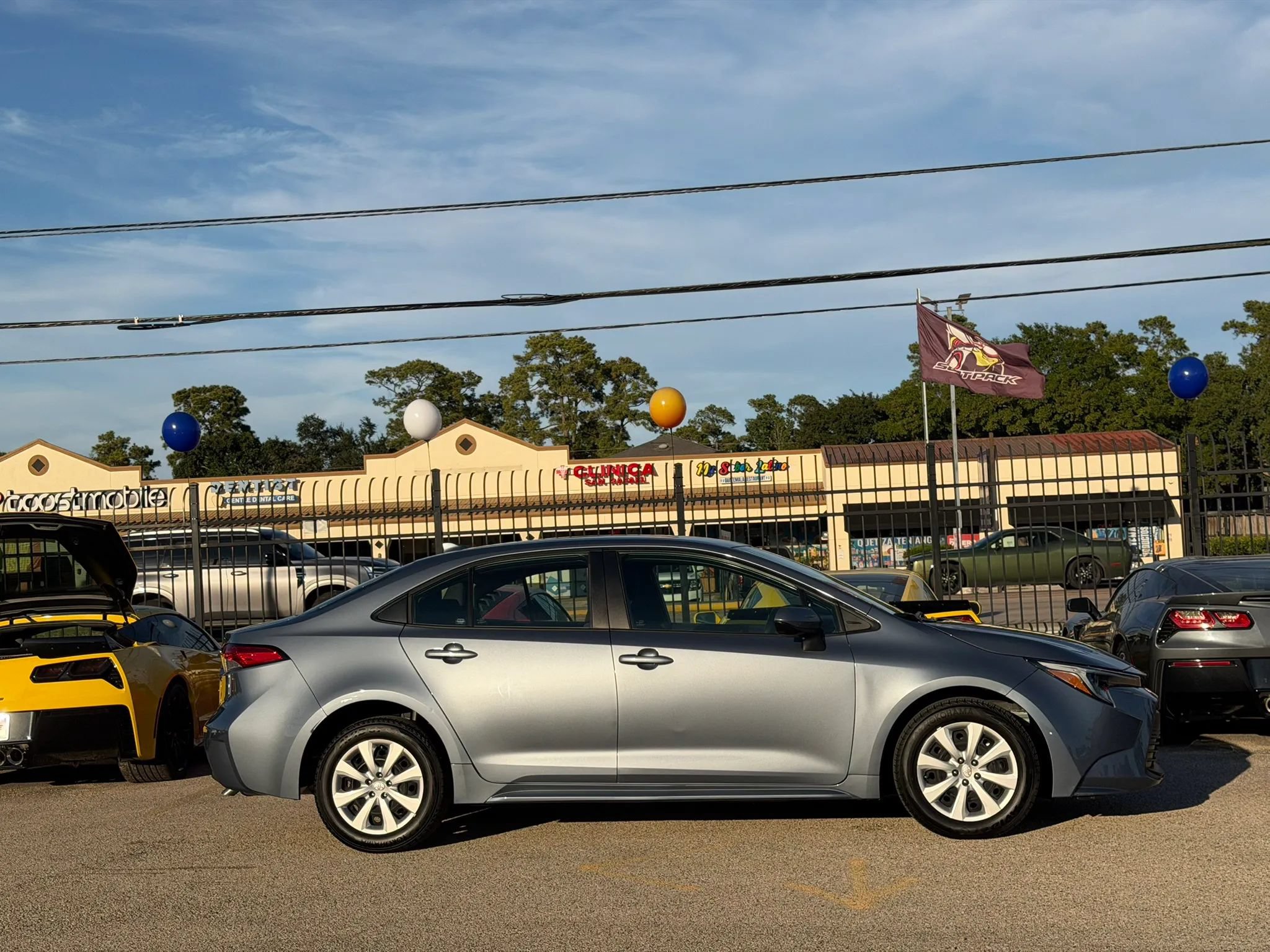Used 2025 Toyota Corolla LE FWD image 9