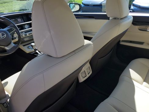 Used 2017 Lexus ES 350 w/ Premium Package FWD image 13