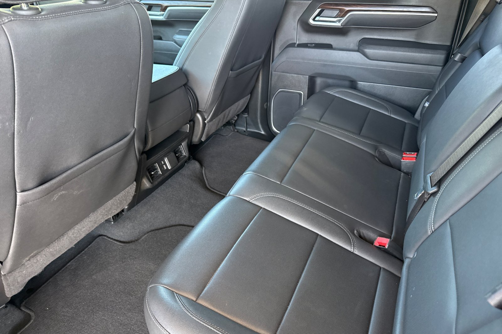Used 2025 GMC Sierra 1500 SLT AWD/4WD image 6