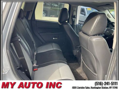 Used 2010 Jeep Grand Cherokee Laredo image 26