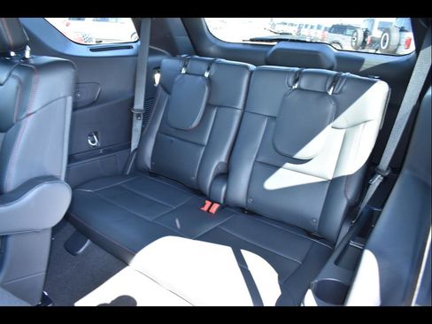 New 2025 Ford Explorer ST-Line w/ Premium Package RWD image 15