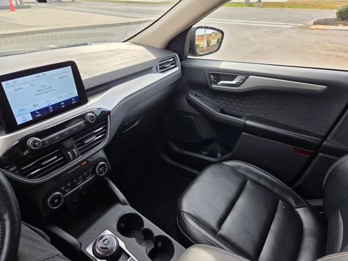 Used 2020 Ford Escape SEL image 10