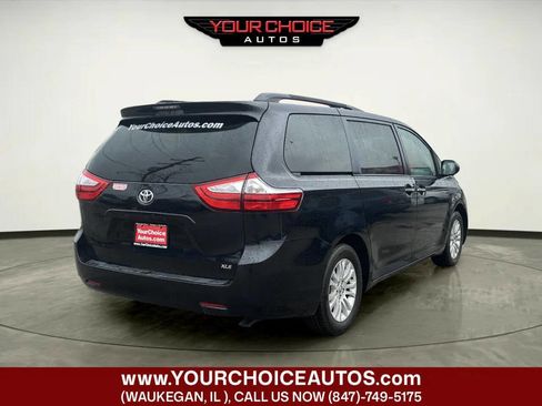 Used 2016 Toyota Sienna XLE image 5