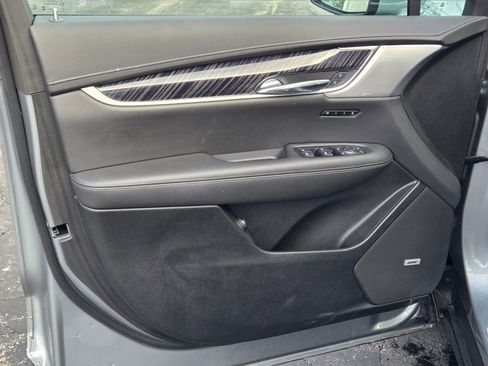 Certified 2025 Cadillac XT6 Premium Luxury image 21