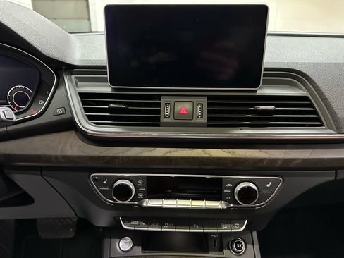 Used 2018 Audi Q5 2.0T Premium Plus w/ Premium Plus Package image 18