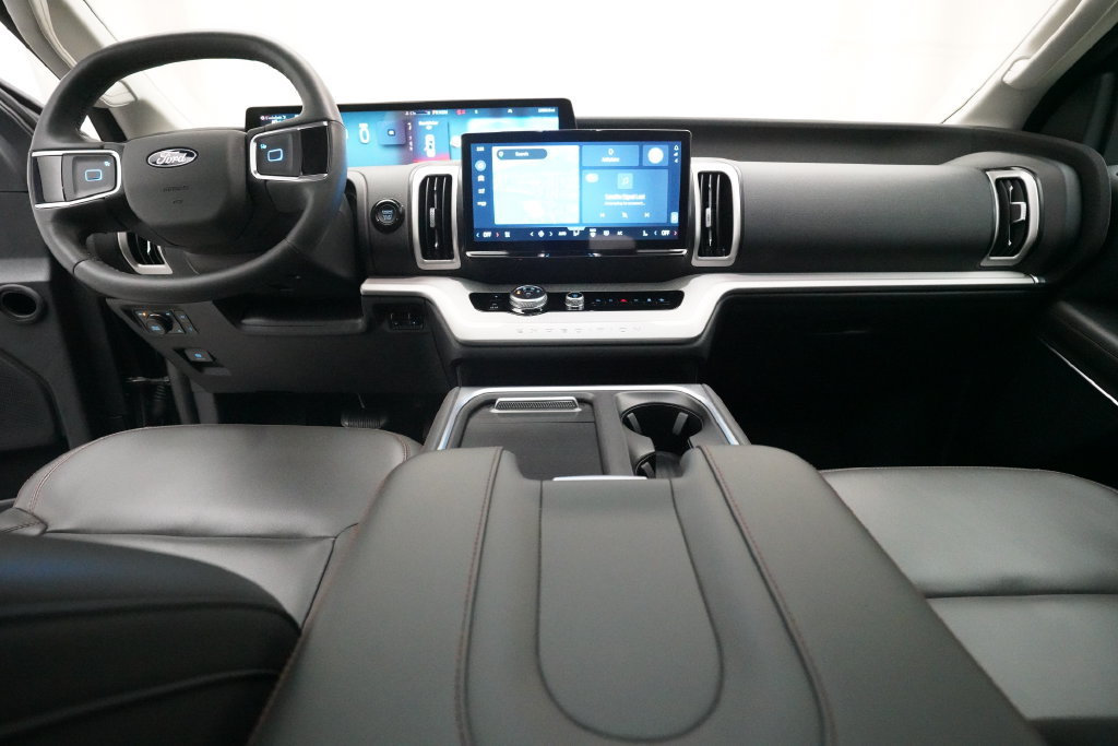 Used 2025 Ford Expedition Max Active AWD/4WD image 5