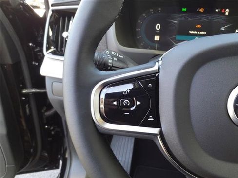 Used 2025 Volvo XC90 T8 Plus w/ Protection Package Premier image 16