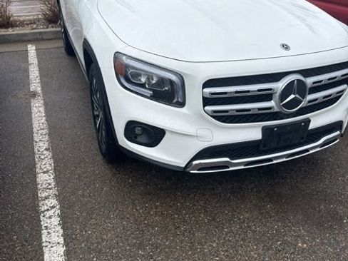 Used 2023 Mercedes-Benz GLB 250 4MATIC image 3