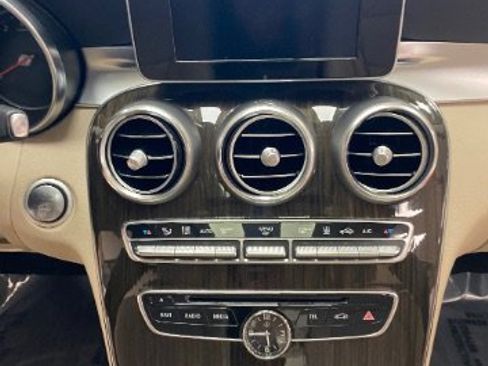 Used 2018 Mercedes-Benz C 350e Sedan w/ Premium Package image 25