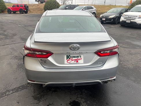 Used 2021 Toyota Camry SE image 18