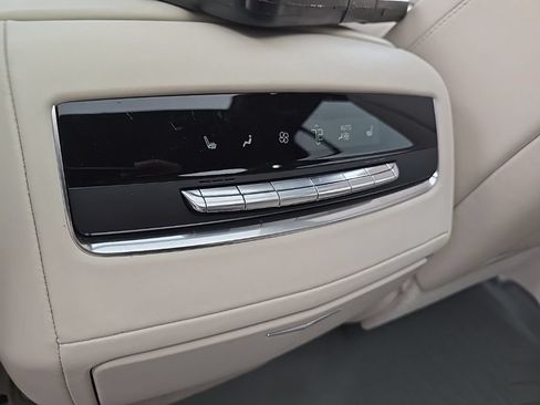 Used 2021 Cadillac Escalade ESV Premium Luxury Platinum AWD/4WD image 23