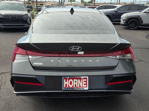 New 2025 Hyundai Elantra SEL image 3