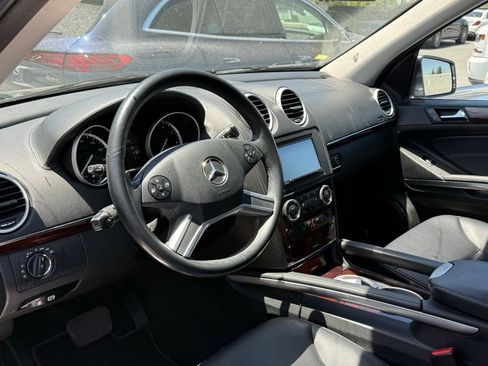 Used 2011 Mercedes-Benz GL 450 4MATIC image 2