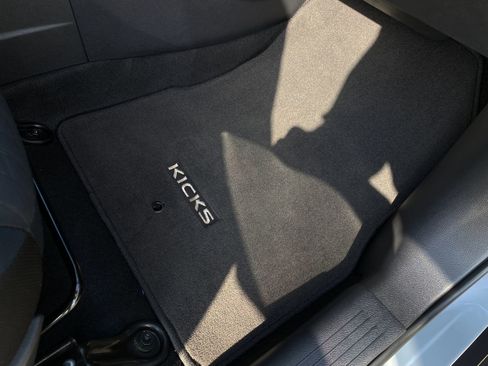 Used 2023 Nissan Kicks SV image 14