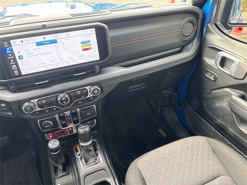 Used 2024 Jeep Gladiator Mojave image 15