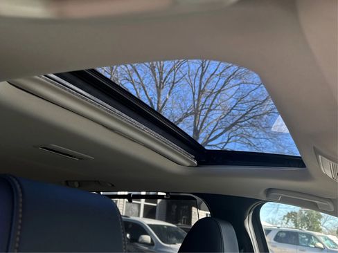 Used 2024 MAZDA CX-90 3.3 Turbo w/ Preferred Plus image 18