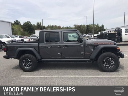 Used 2023 Jeep Gladiator Mojave w/ Cold Weather Group image 6