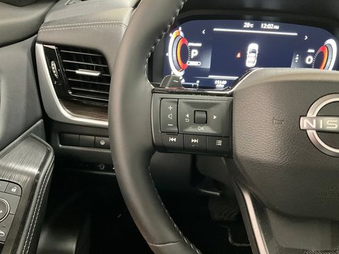Used 2025 Nissan Rogue Platinum w/ Platinum Premium Package AWD/4WD image 18