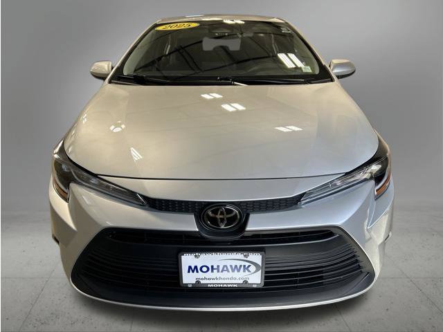 Used 2025 Toyota Corolla LE FWD image 9