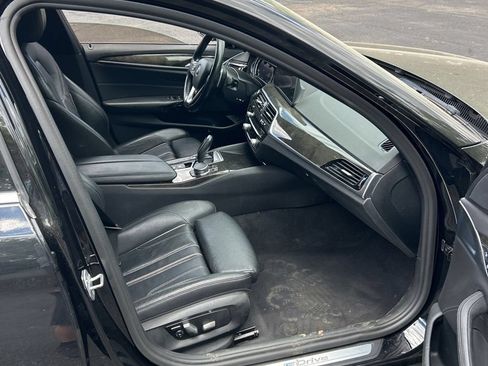 Used 2018 BMW 530e xDrive AWD/4WD image 12