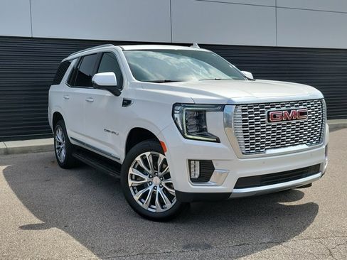 Used 2024 GMC Yukon Denali AWD/4WD image 2