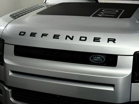 Used 2020 Land Rover Defender 110 First Edition image 11