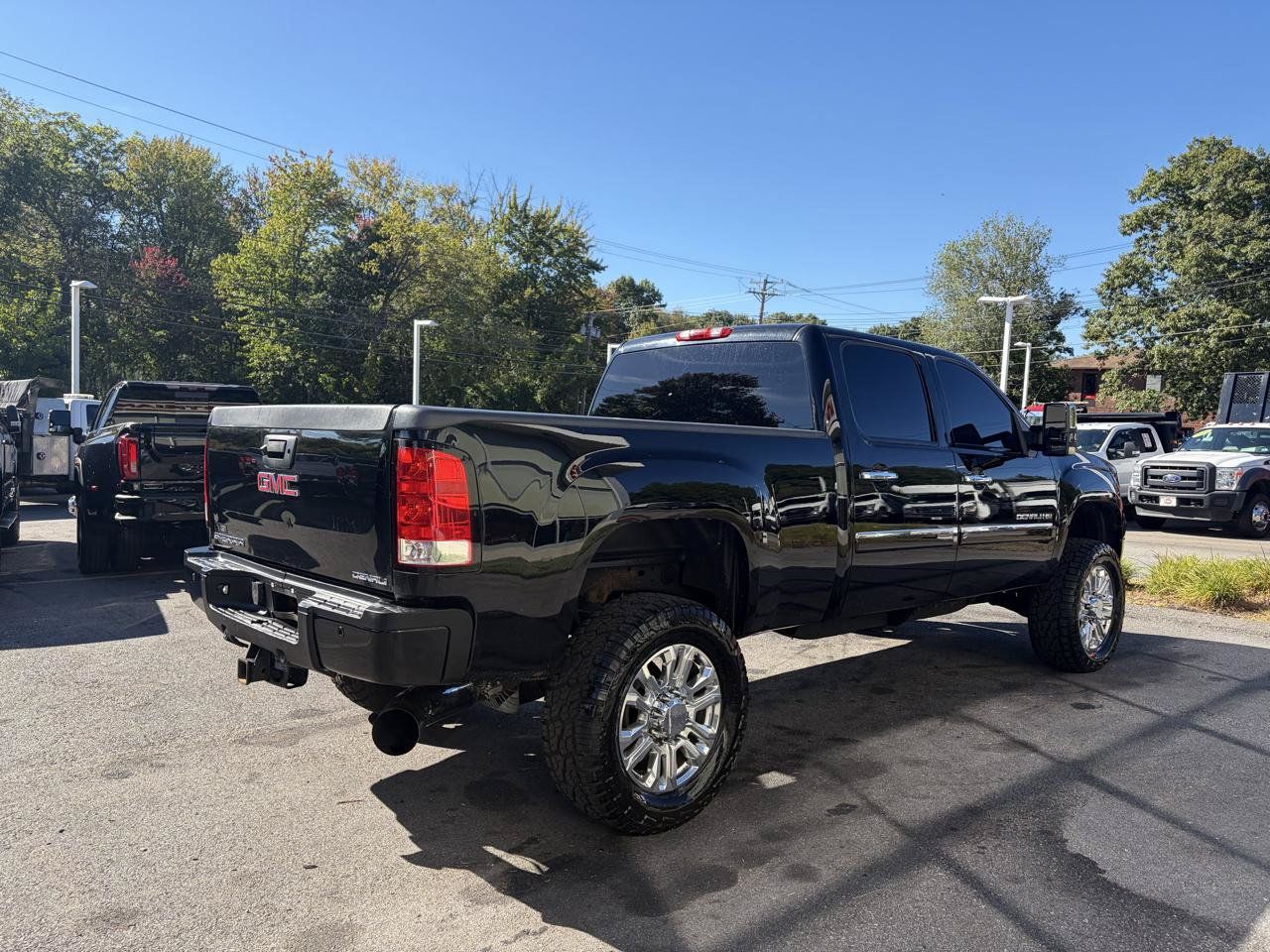 Used 2012 GMC Sierra 2500 Denali w/ Suspension Package, Off-Road AWD/4WD image 6