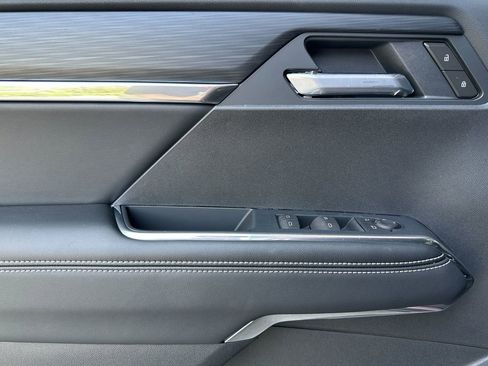 New 2025 GMC Acadia Elevation w/ Elevation Premium Package image 8