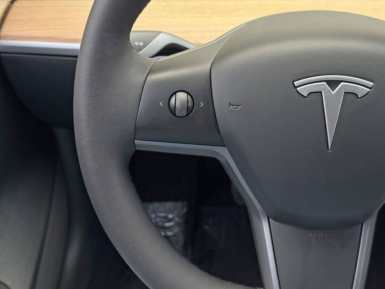 Used 2023 Tesla Model 3 Standard Range RWD image 19
