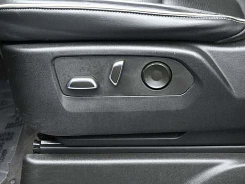 Used 2023 Cadillac Escalade ESV Premium Luxury image 12