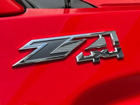 Used 2016 GMC Sierra 1500 SLE w/ SLE Value Package AWD/4WD image 3
