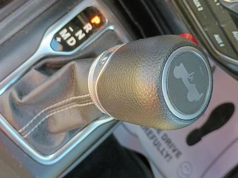 Used 2022 Jeep Wrangler Unlimited Sahara image 29