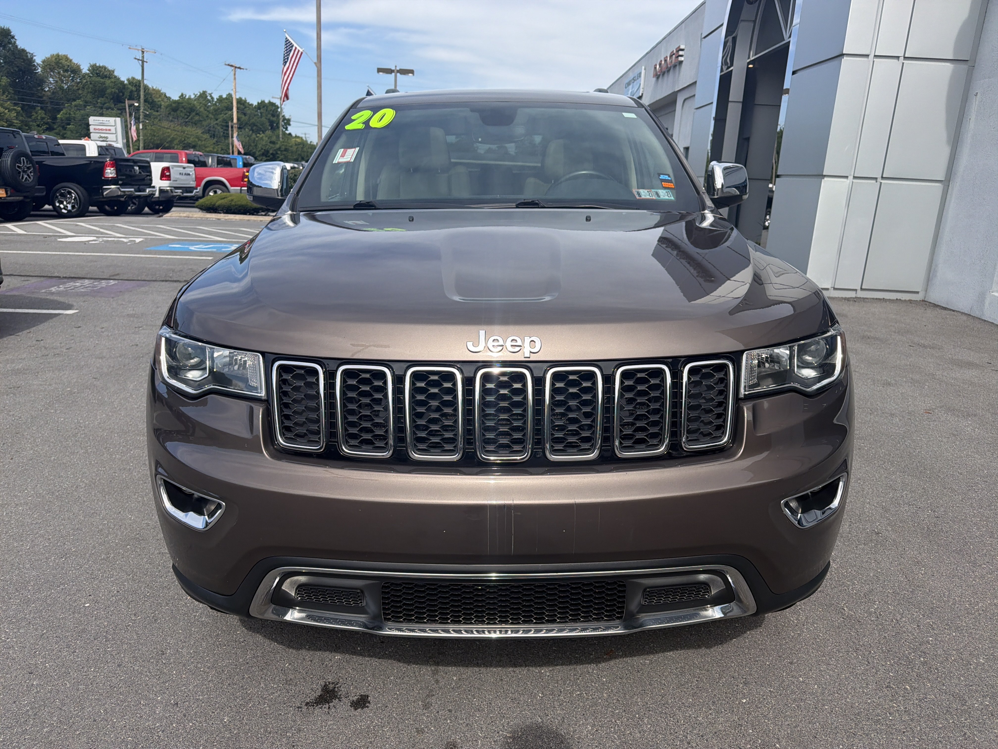 Used 2020 Jeep Grand Cherokee Limited w/ Trailer Tow Group IV AWD/4WD image 9