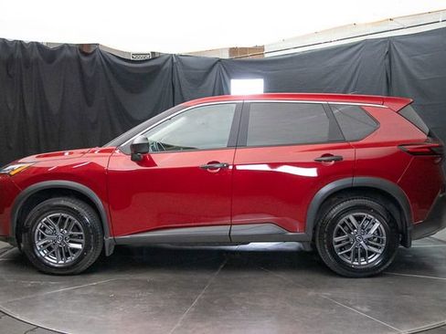Used 2023 Nissan Rogue S image 9