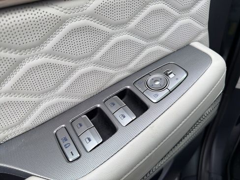 Used 2022 Hyundai Palisade Calligraphy image 36