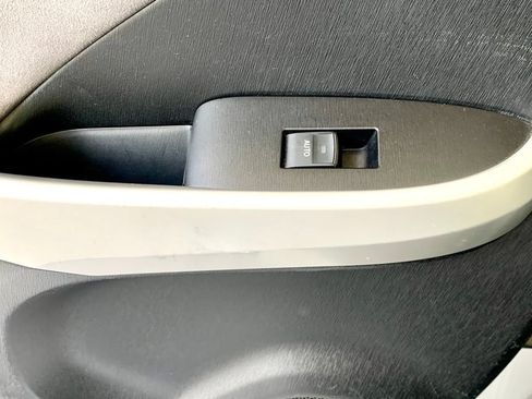 Used 2014 Toyota Prius Two FWD image 16