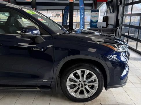 Used 2021 Toyota Highlander Limited AWD/4WD image 9