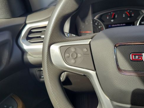Used 2023 GMC Acadia SLE w/ Driver Convenience Package FWD image 19