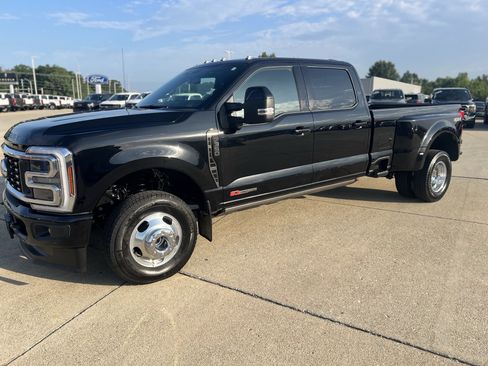 Used 2025 Ford F350 Platinum AWD/4WD image 10